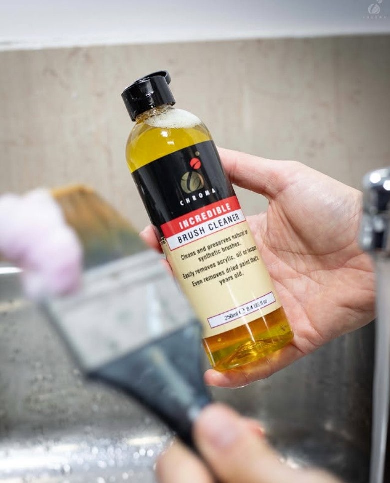 Chroma_Incredible_Brush_Cleaner_250ml_(1).jpg